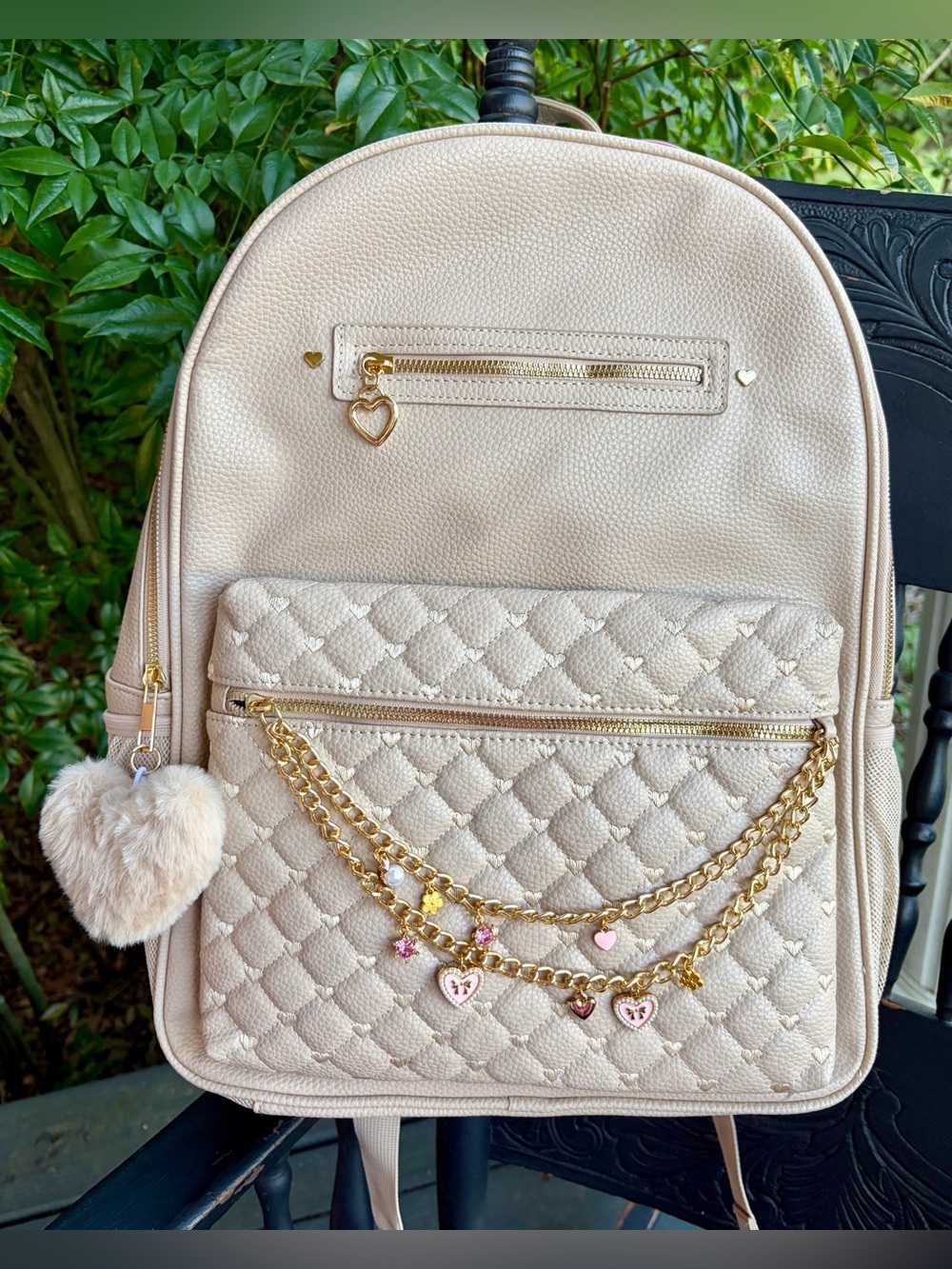 NWT UNDER. ONE SKY Large Quilted Heart Charm Cream Backpack/Holds 15” Laptop